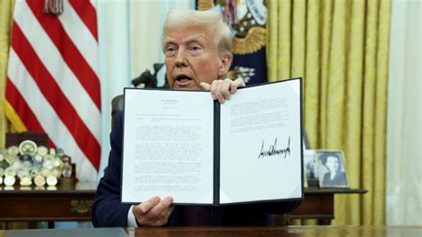 Trump Signs Crypto Executive Order: Paving The Way